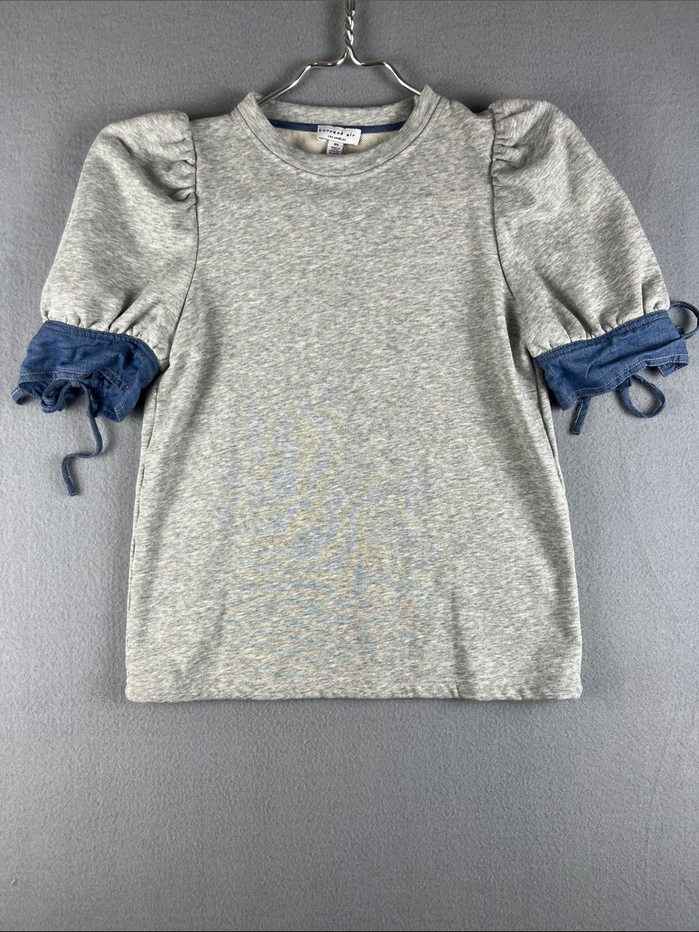 Anthropologie Current Air Puff Sleeve Sweatshirt Tee with Denim Cuffs
Size: XS